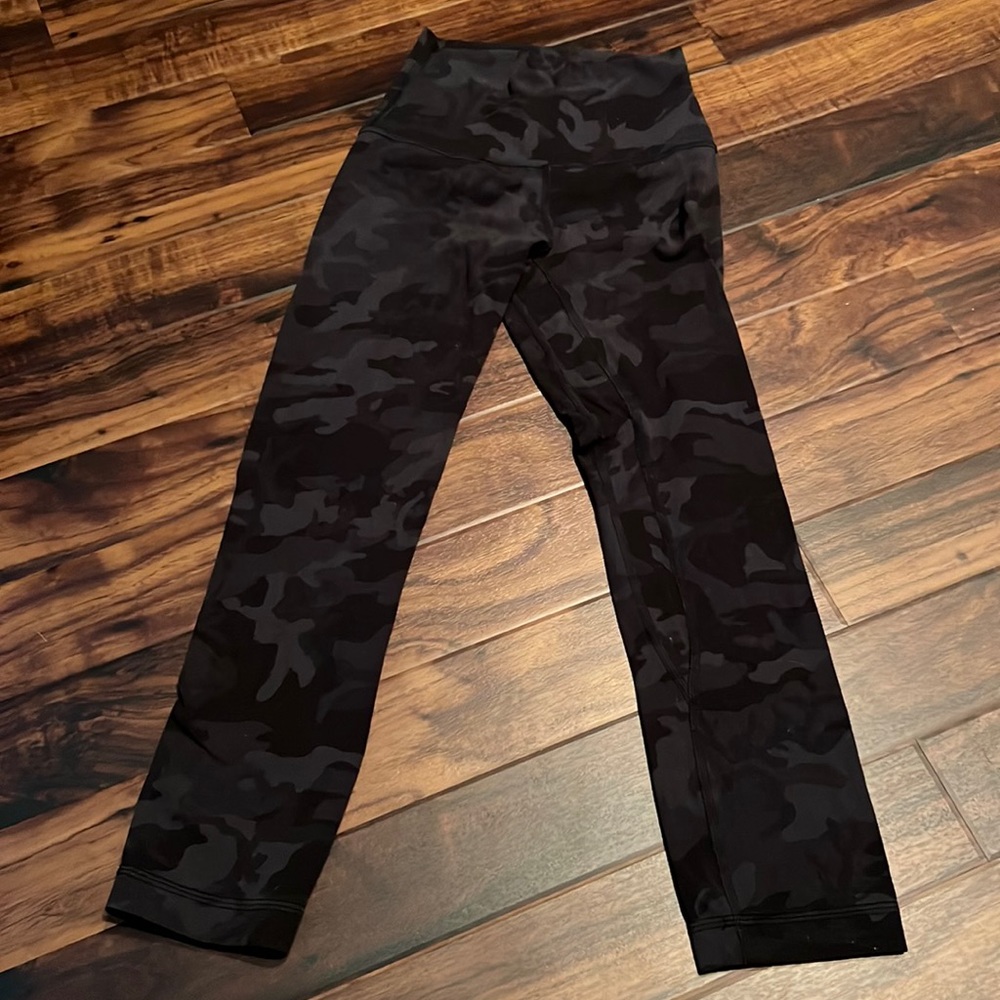 Lululemon size 0, gray camo align leggings, excellent condition, 20” inseam